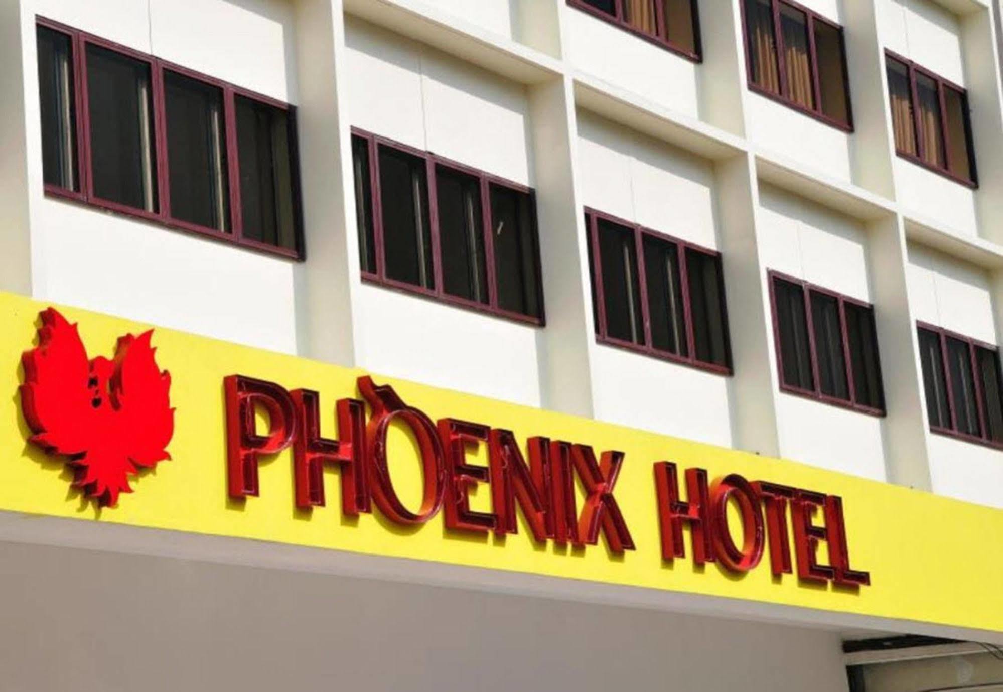 Phoenix Hotel Куала Лумпур Екстериор снимка
